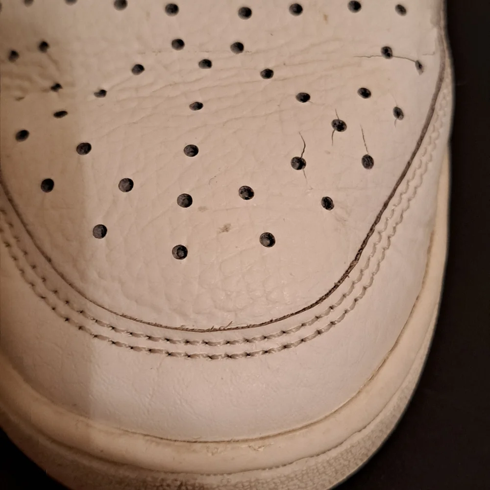 Women's Nike Court sneakers GUC